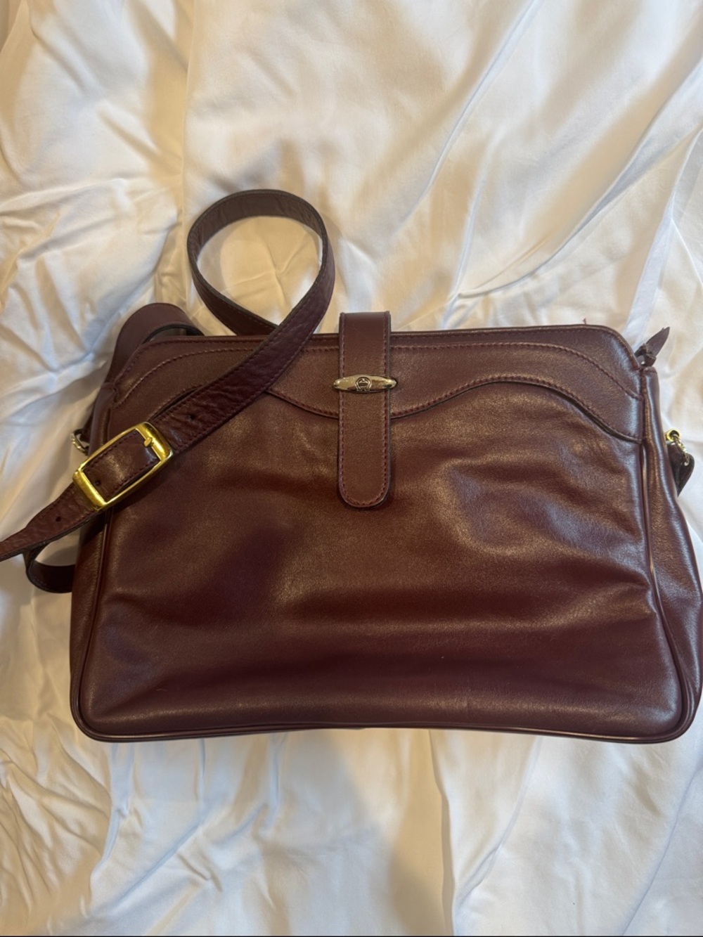 Vintage Etienne Aigner Leather Crossbody Bag - Classic Adjustable Strap
